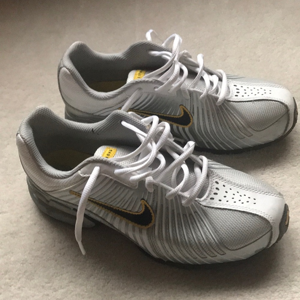 Nike Livestrong Max Air Sneakers